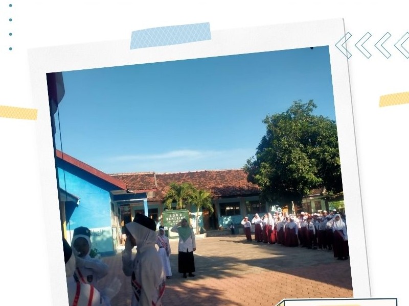 Upacara Bendera Setiap Hari Senin di SD Negeri 3 Semiring