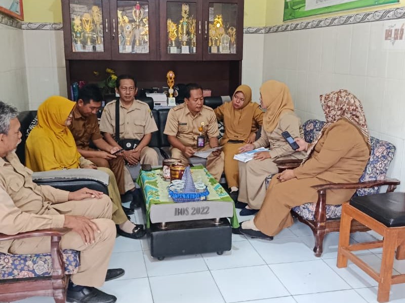Kegiatan Supervisi Kepala Sekolah , Belajar Guru dan Persiapan Kegiatan Akreditasi Sekolah