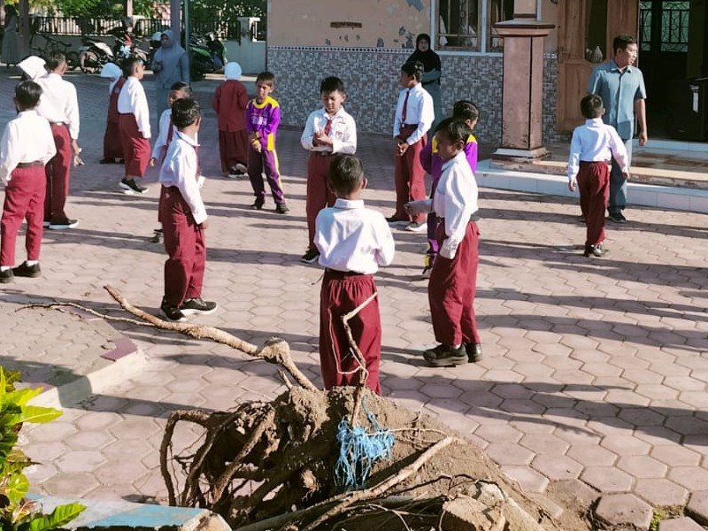 kegiatan Rutin Senam Anak Sehat Siswa Siswi Sdn 3 Semiring